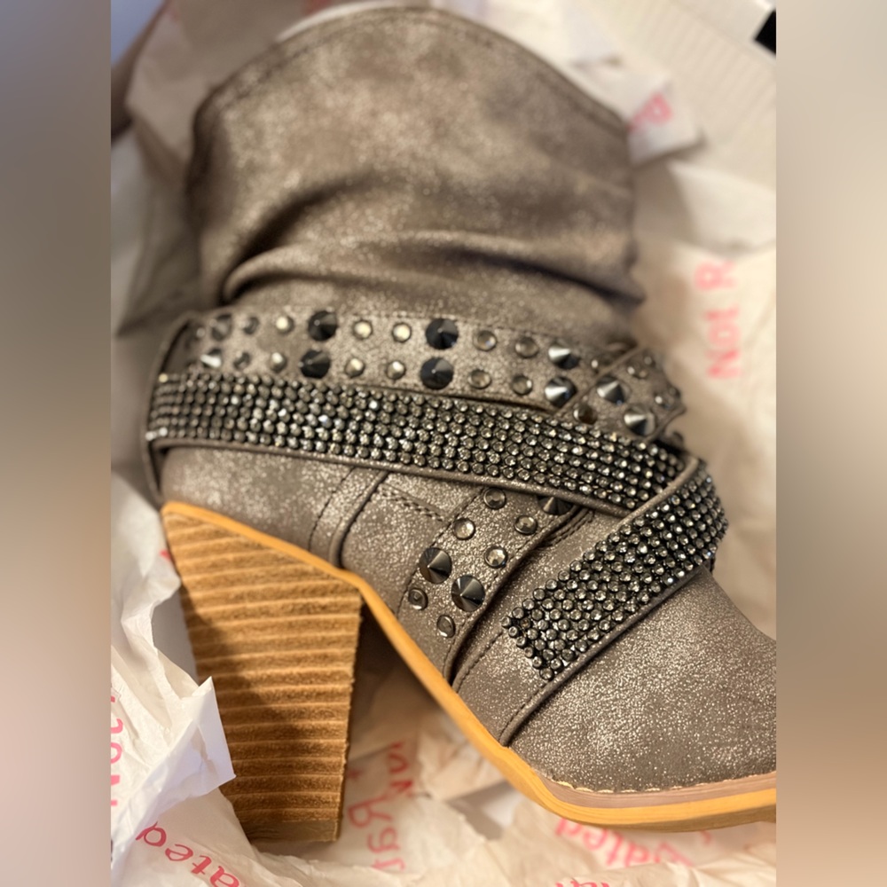 BUCKLE NOT RATED Overload Pewter Sparkle Boots-Size 6 NEW IN BOX! - Picture 2 of 7